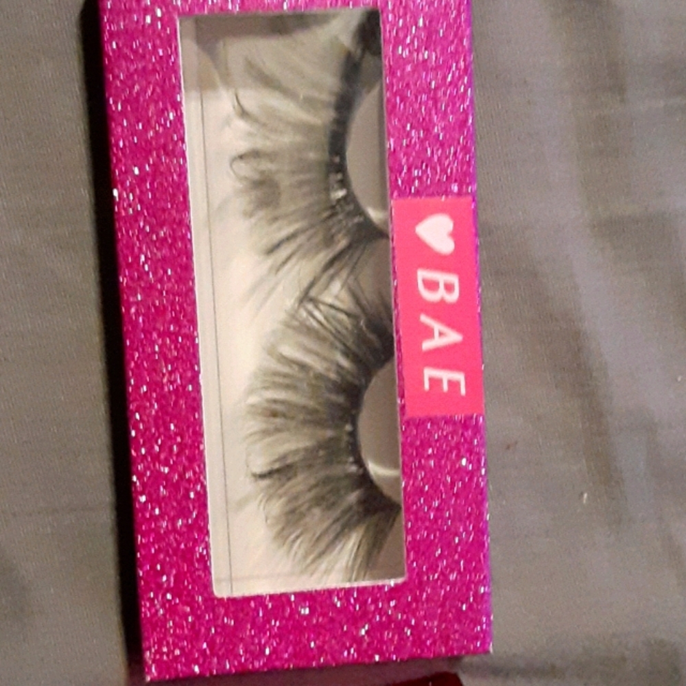 Dramatic To Natural eyelashes